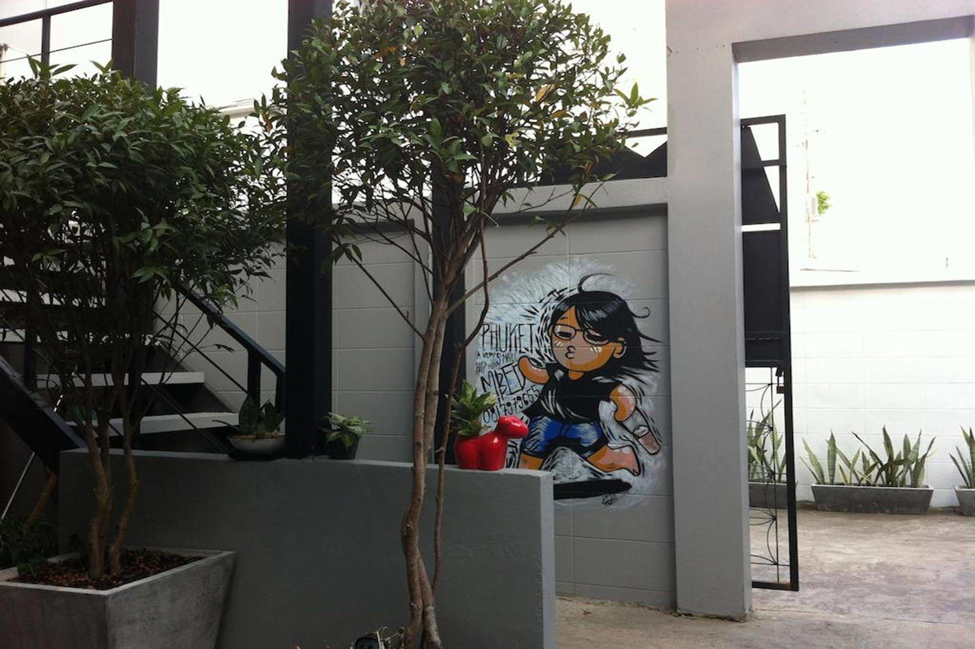 Mbed Phuket Hostel Buitenkant foto