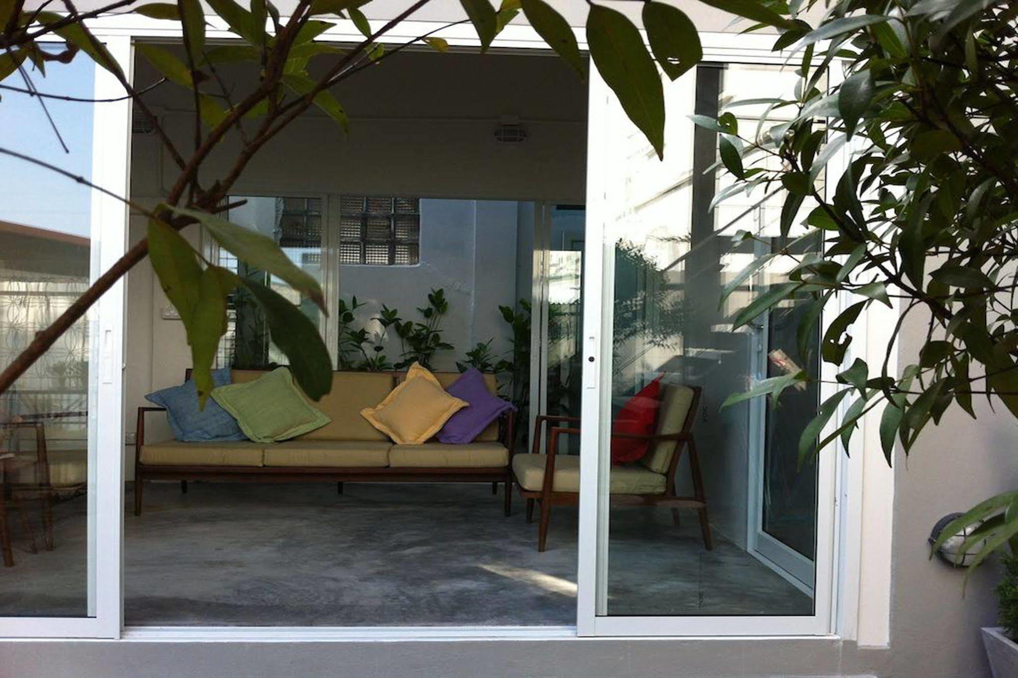 Mbed Phuket Hostel Buitenkant foto