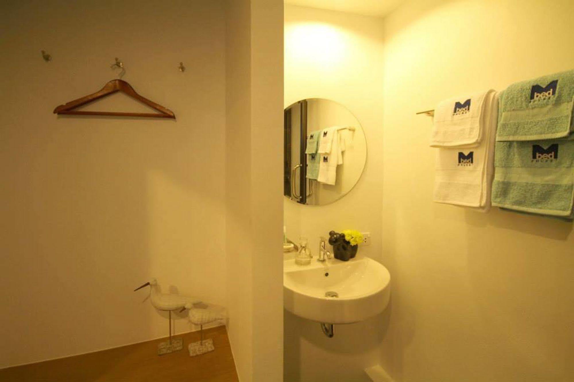 Mbed Phuket Hostel Buitenkant foto